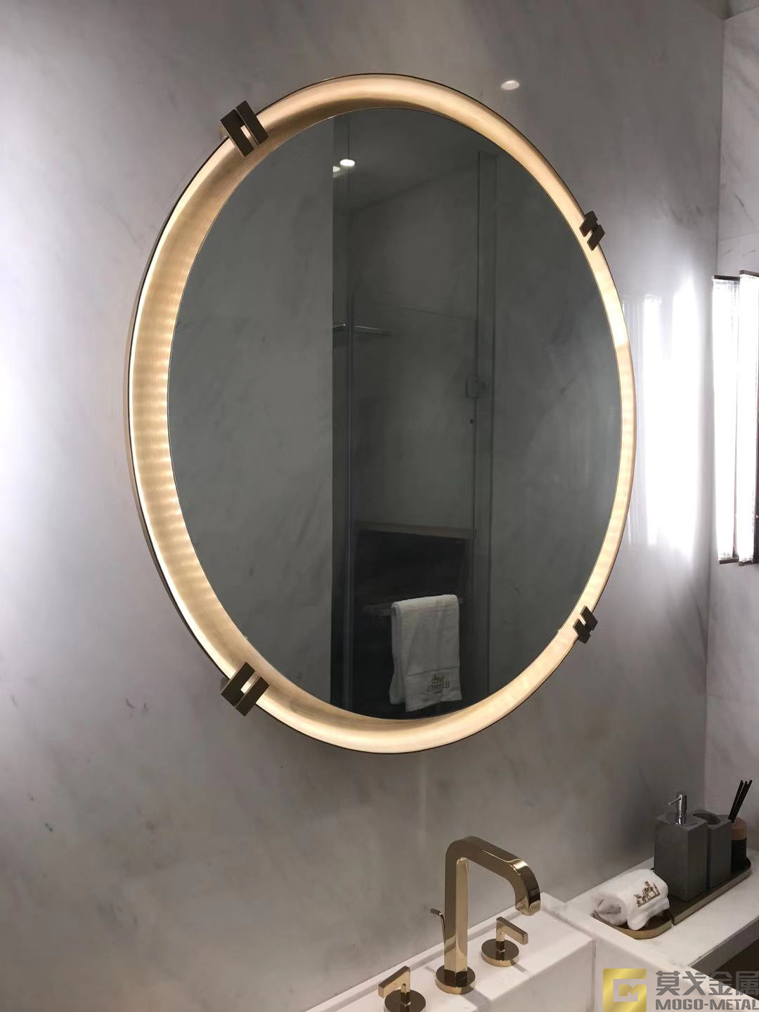 衛生間鏡框