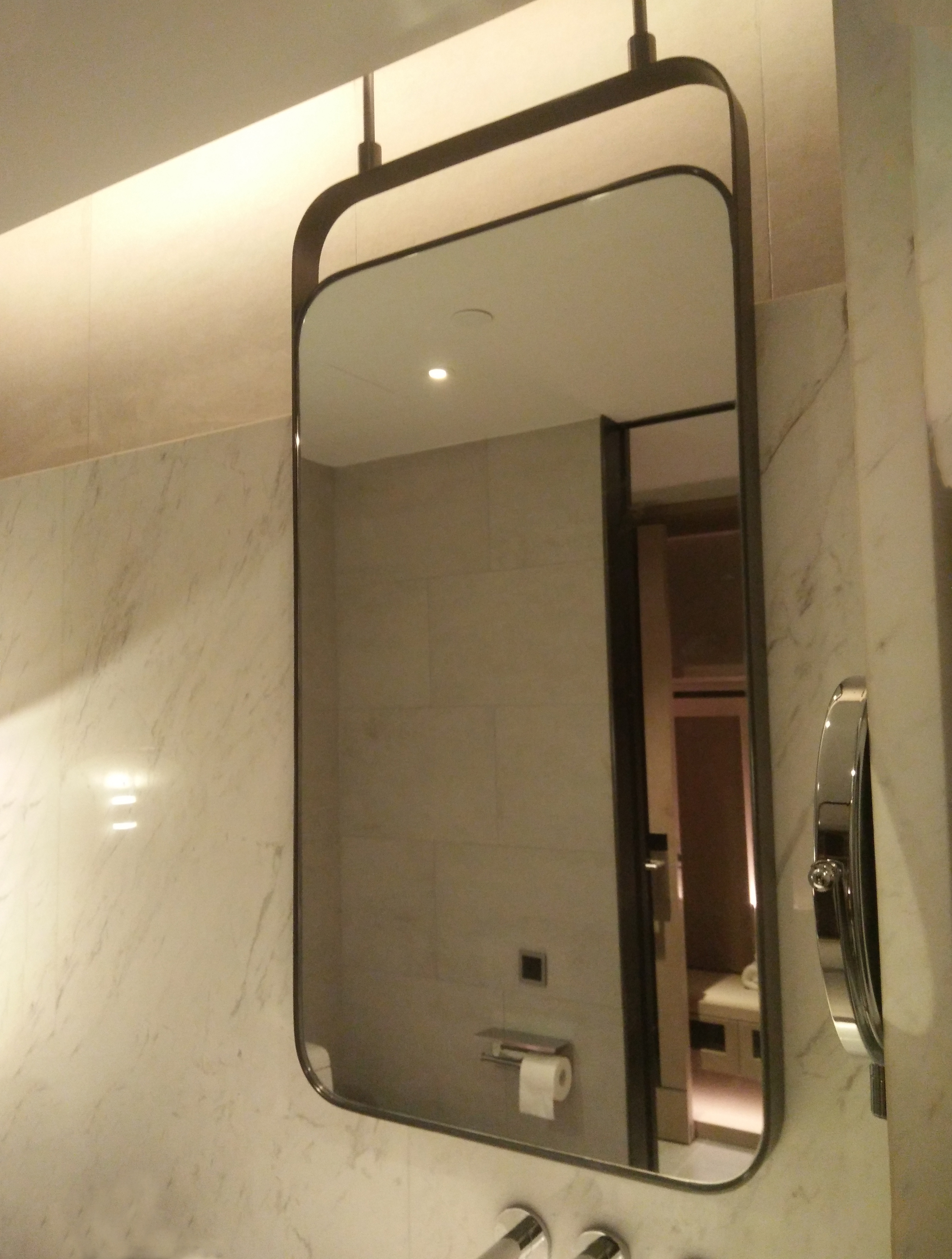 禮頓酒店鏡框